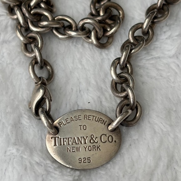 Tiffany & Co Return to Tiffany Oval Tag Necklace 14” Sterling Silver 925